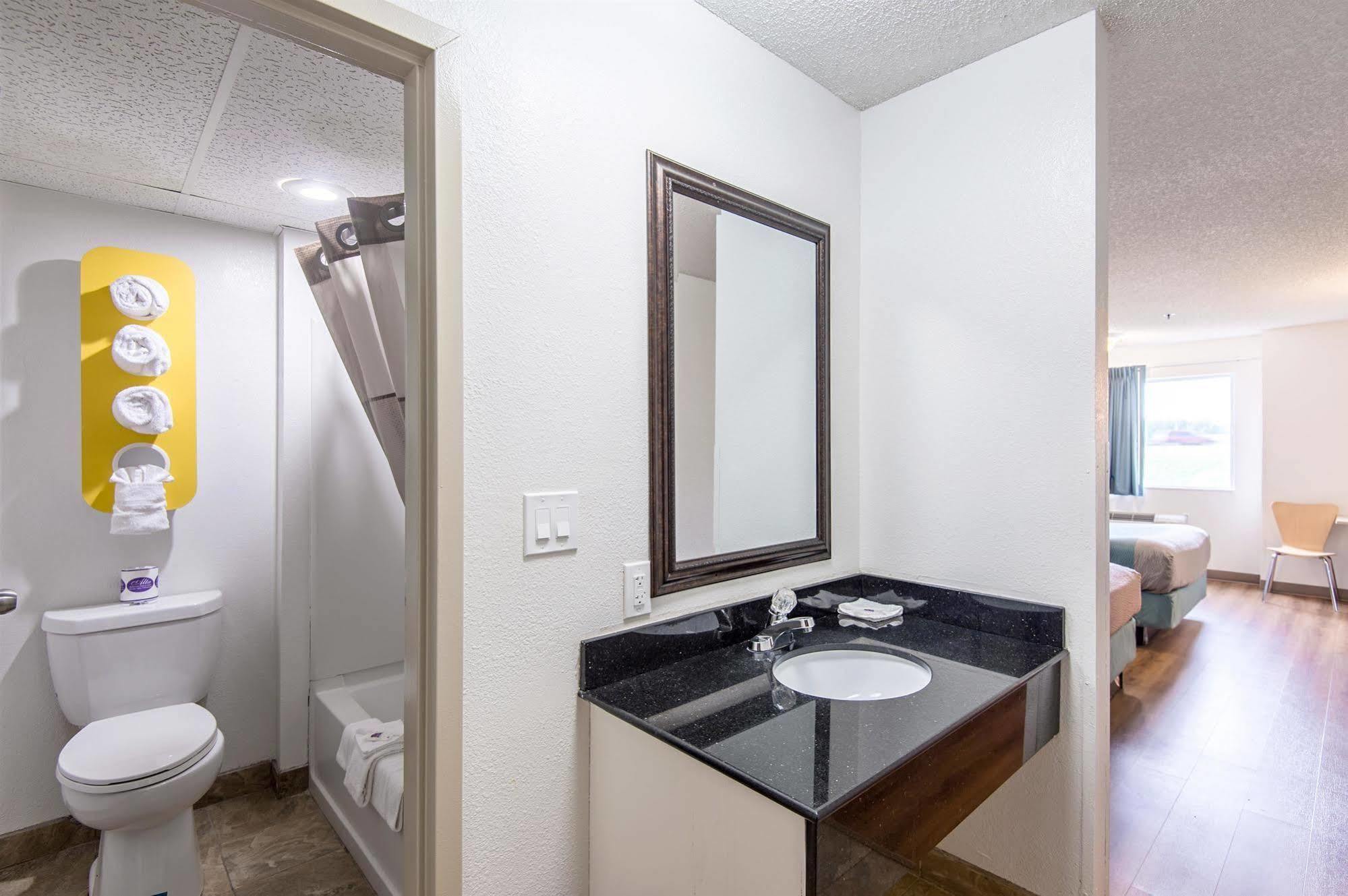 Motel 6-Lawrence, Ks Extérieur photo
