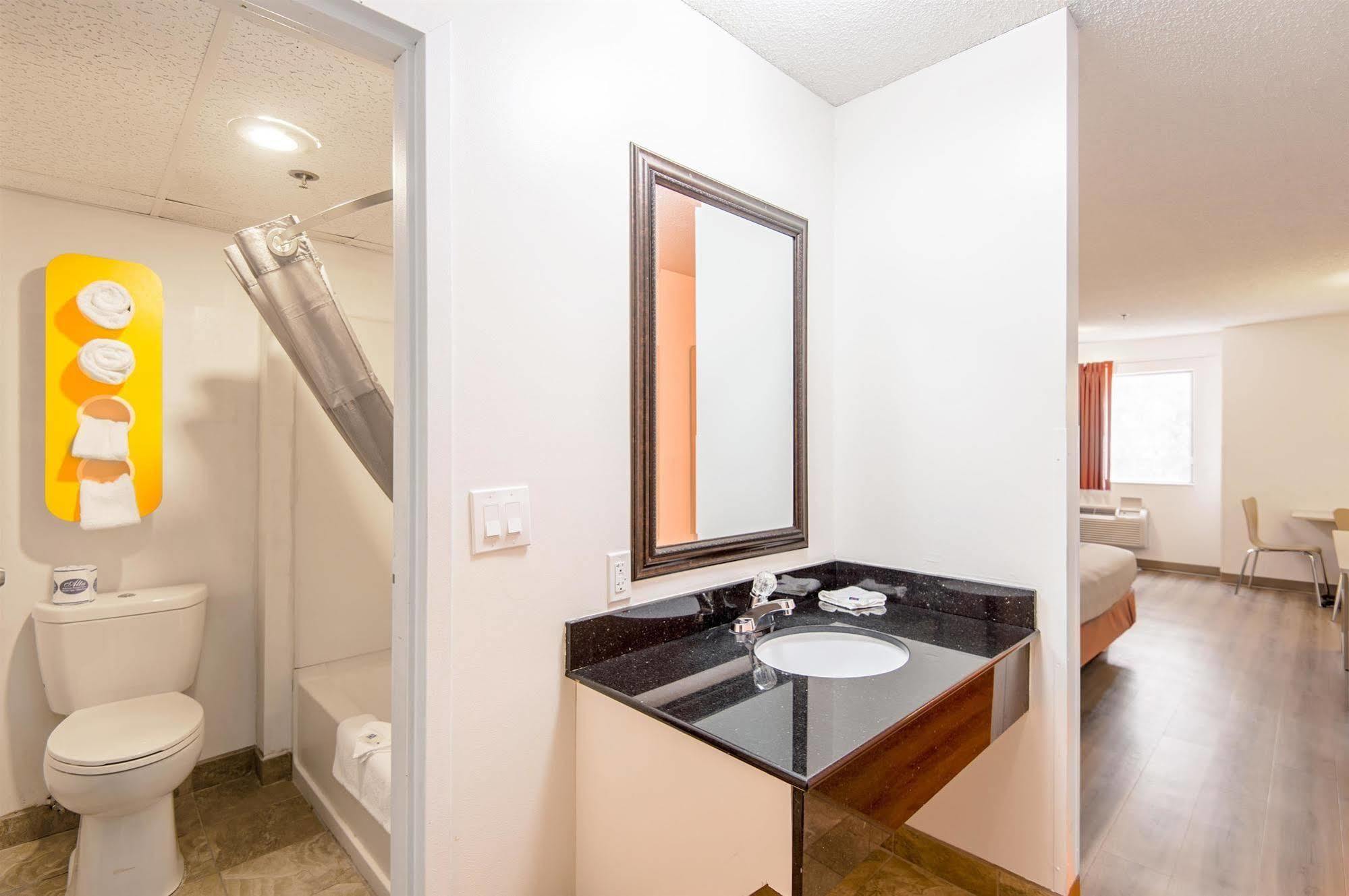 Motel 6-Lawrence, Ks Extérieur photo