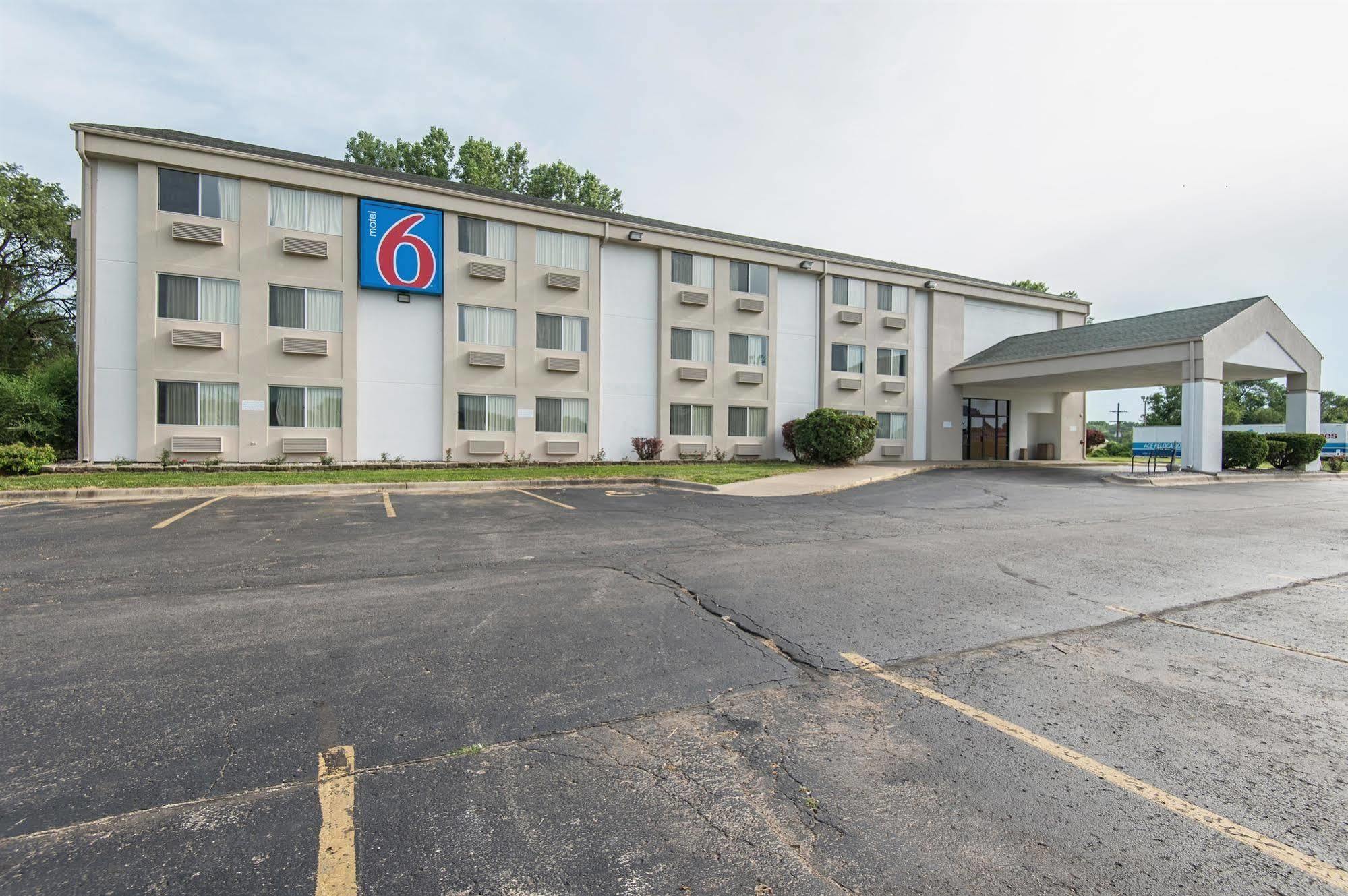 Motel 6-Lawrence, Ks Extérieur photo