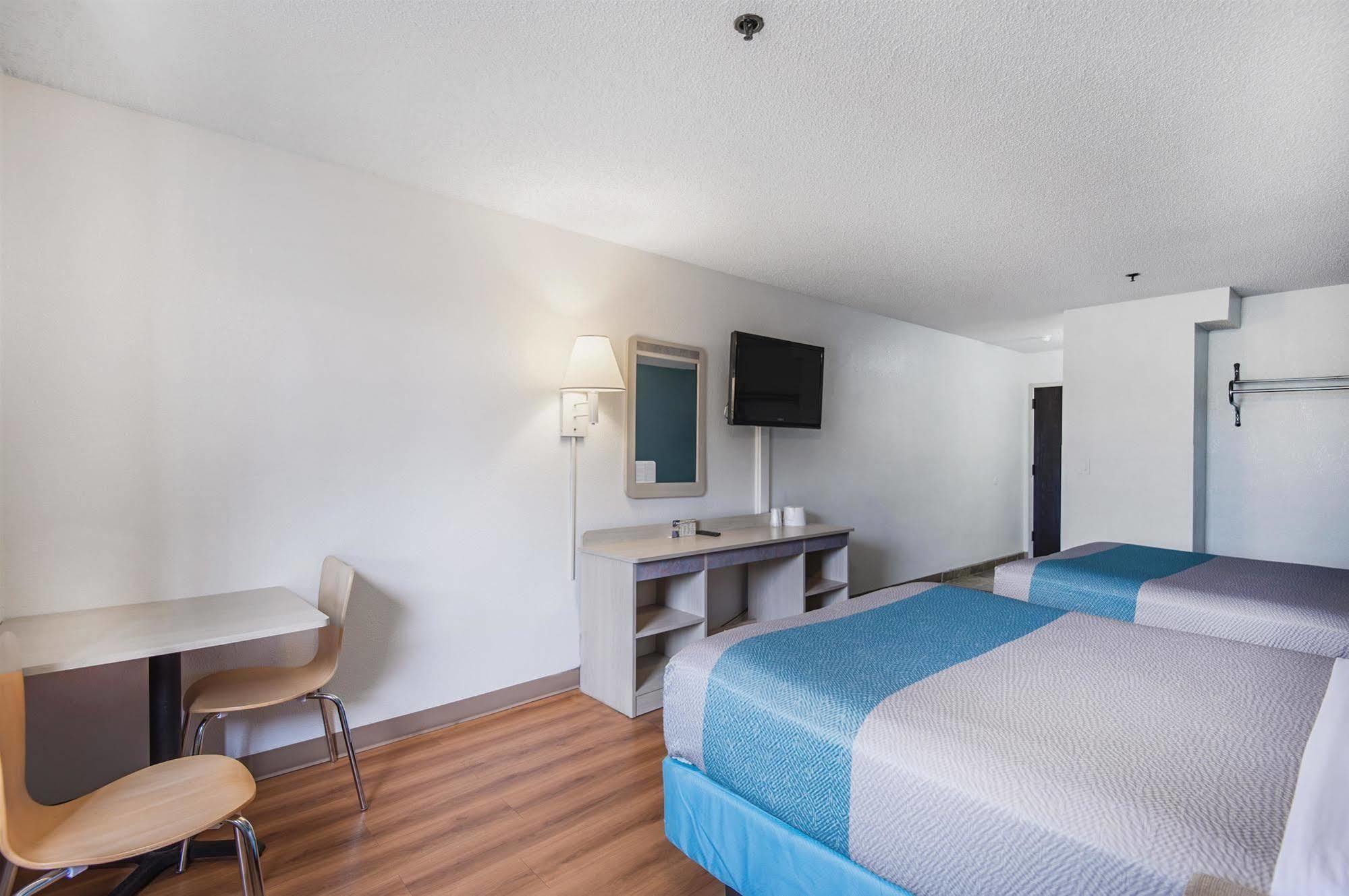 Motel 6-Lawrence, Ks Extérieur photo